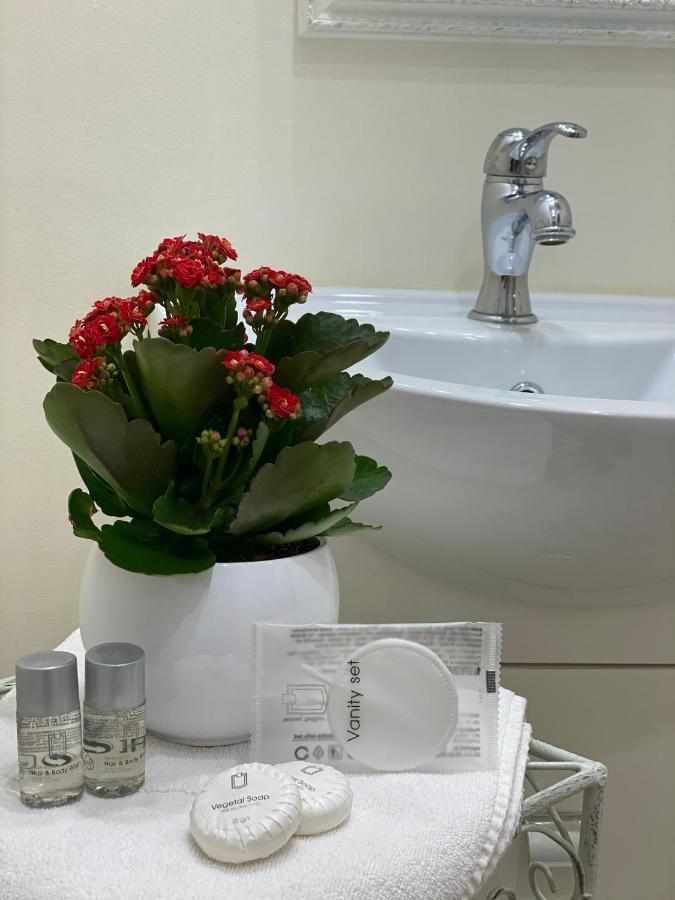 Tre Santi Bed and Breakfast Lecce Exteriör bild